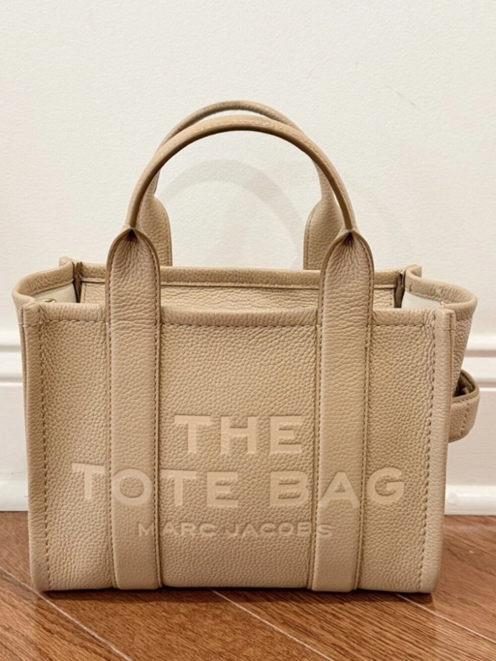 Marc Jacobs The Leather Small Tote Camel